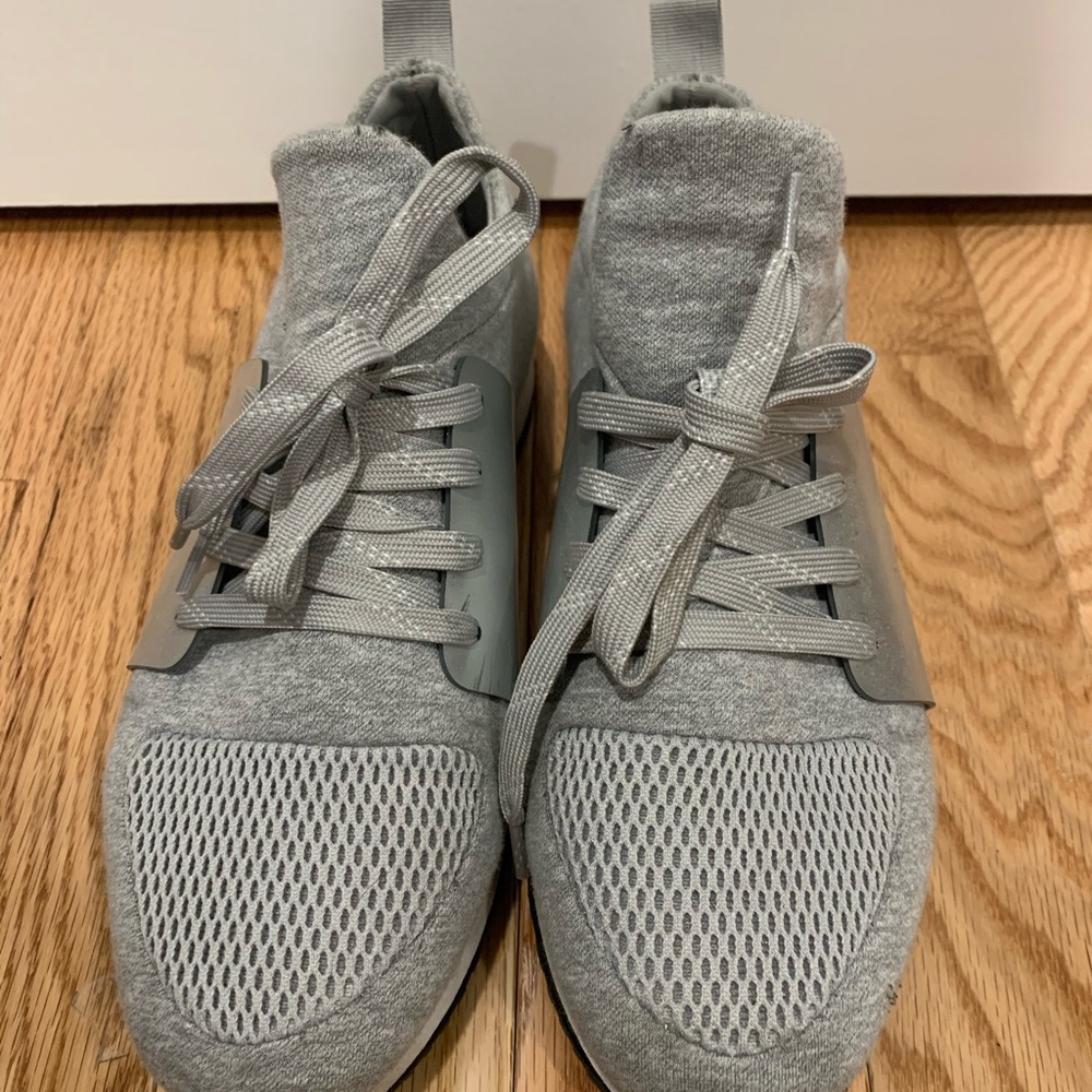 STEVE MADDEN grey and silver sneakers